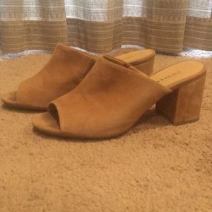 Chinese Laundry tan Mules